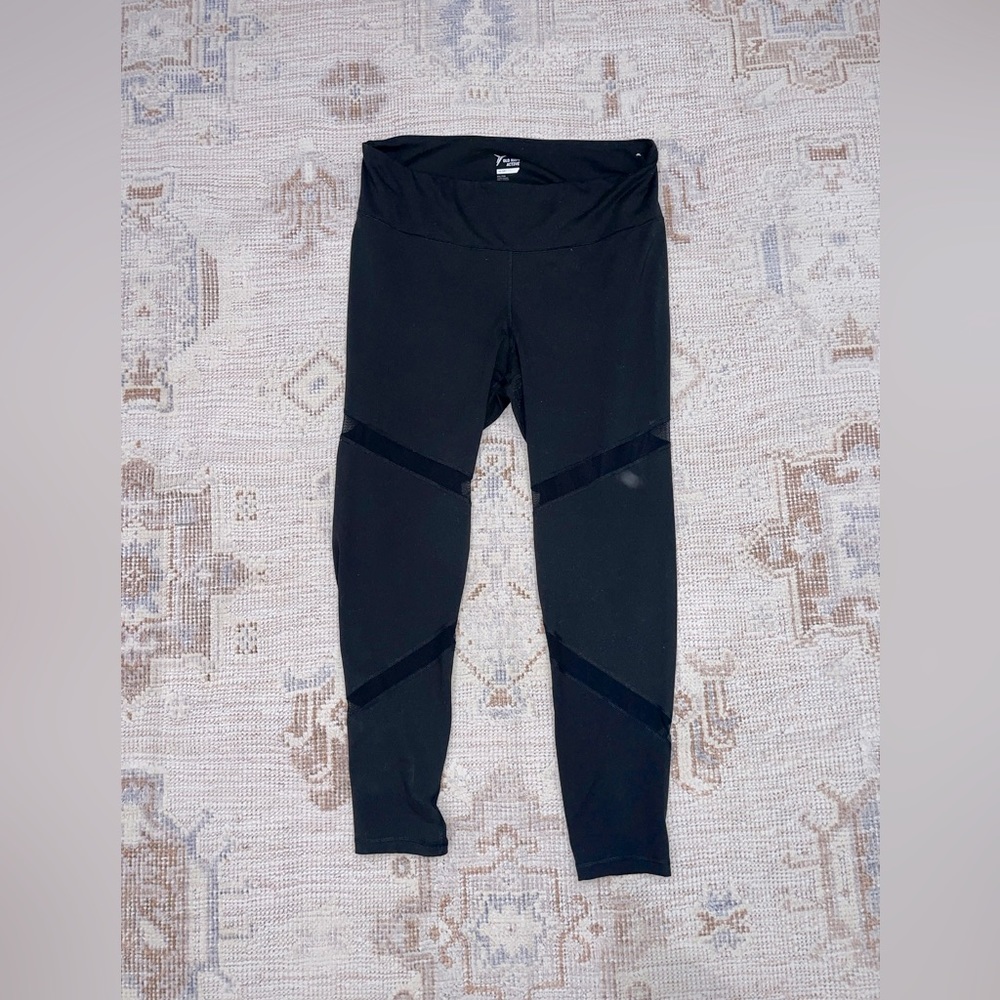 Old Navy Fitted Go-Dry Leggings